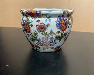 Chinese Porcelain Cachepot with Floral Decoration (2/4)