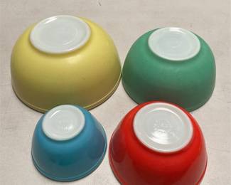 Pyrex Primary Colors Nesting Mixing Bowl Set (3/7)