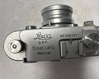 Leica IIIa 35mm Rangefinder Camera with Leather Case (3/4)
