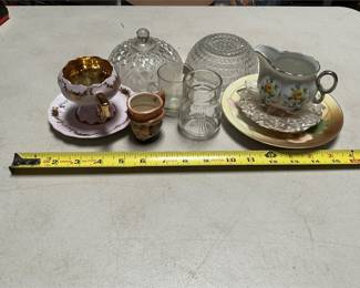 Decorative Porcelain and Patterned Glass Tableware Lot (6/6)