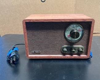Victrola VRS-2800 Retro AM/FM Bluetooth Radio (2/3)