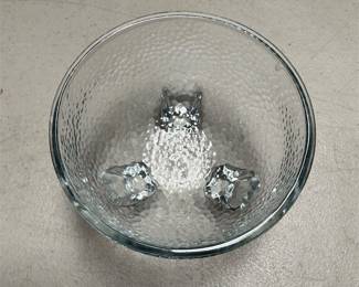 Crisa Textured Clear Glass Three-Footed Bowl (5/6)