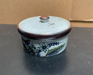 Stoneware Covered Bowl with Bird and Floral Decoration (2/5)