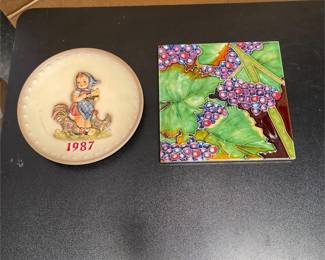 Goebel Hummel 1987 Annual Plate & Grape Ceramic Tile (2/4)