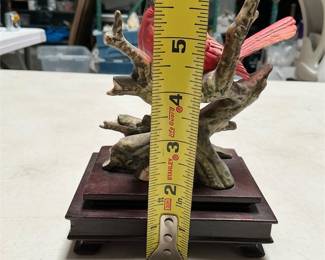Red Cardinal Figurine on Footed Wood Base (5/5)