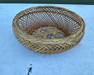 Round Woven Bamboo Basket with Braided Rim (2/2)