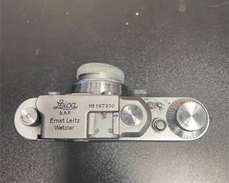 Leica IIIa 35mm Rangefinder Camera with Leather Case (8/8)