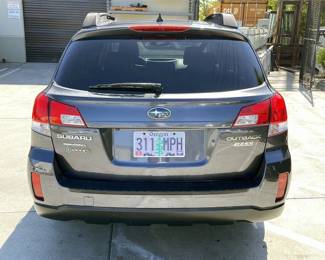 2013 Subaru Outback 2.5i Limited AWD Wagon with Service Records (13/20)