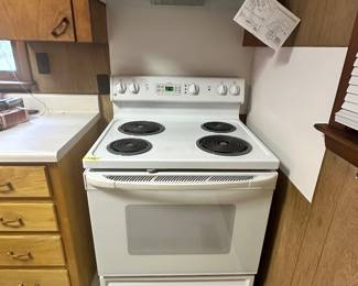 Range & Range hood-barely used