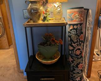 Bedroom tables with owl lamp and rug