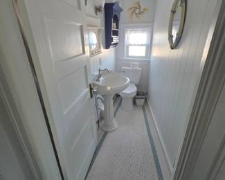 PEDESTAL SINK