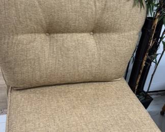Armless chair 