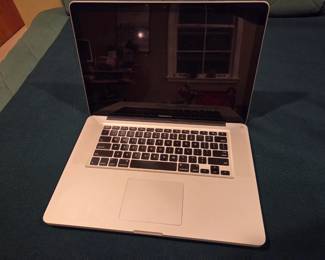 Apple 15-Inch MacBook Pro Unibody Laptop