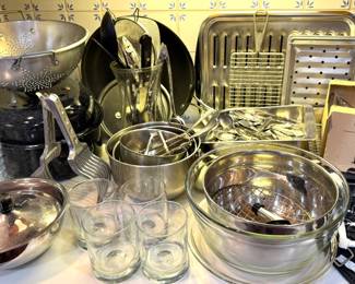 Retro Kitchen Collection – Oster, Donvier, GE, CorningWare, Waring, Mr. Coffee, Tupperware, Weight Watchers, Emson, Glass Tumblers, Wood Kitchenware, Stainless Steel Cookware & Baking Accessories