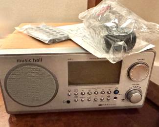 Music Hall RDR-1 FM RDS/AM PLL Stereo Table Radio with Remote