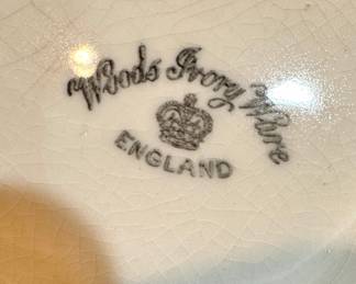 Woods Ivory Ware England Dishware Set