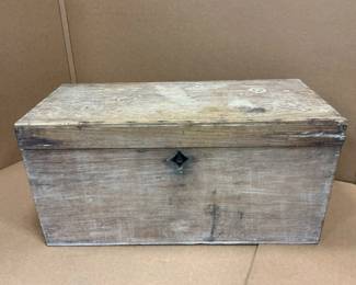 Farmhouse Trunk Vintage Linens