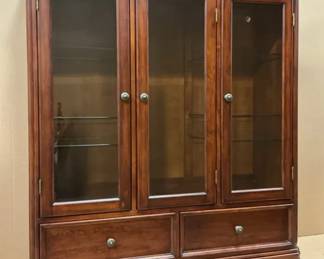 Lighted Display Hutch