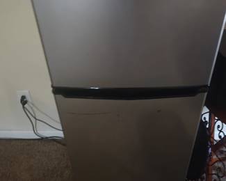 Small Refrigerator with freezer Good Condition 