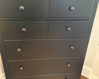 7-drawer black chest of drawers