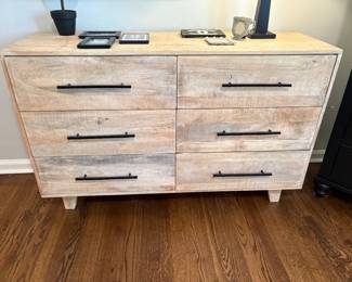 6-drawer dresser with black pulls