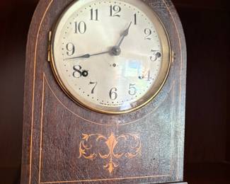 Vintage mantel clock
