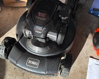 Toro - Smart Stow lawn mower 