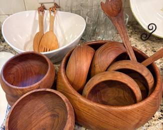 Walnut salad bowl set with 8 bowls