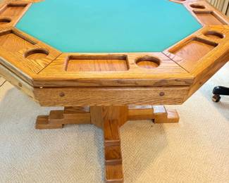 Poker table (2 of 3 ways)