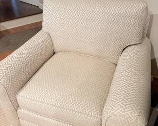 Like-NEW armchair