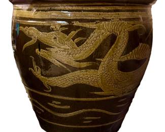 19th C Chinese water pot/jardiniere