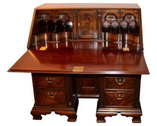 Kittinger Kneehole Desk