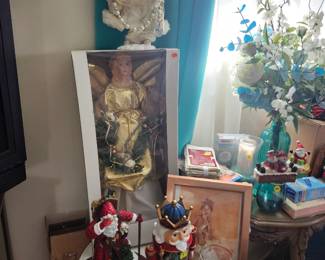 Santa's Christmas Decor