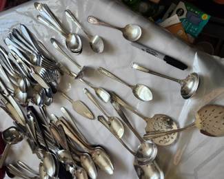 SilverplatevServing Pieces