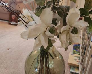 Glass vase w Silk Flowers