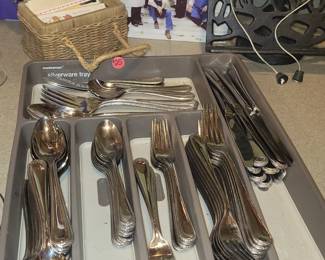 Flatware place setting for 12
