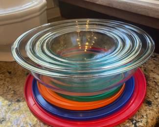 Pyrex "Primary Colors" Nesting Mixing Bowl Set with Lids