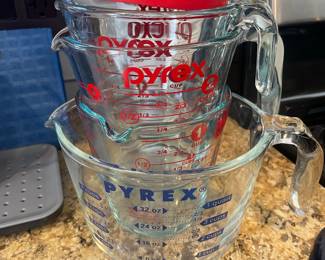 Vintage Pyrex Measuring Cups 