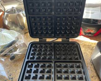 Cuisinart WAF-150 4-Slice Belgian Waffle Maker