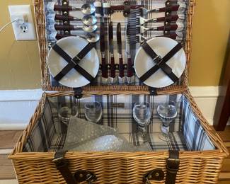 Vintage Wicker Picnic Basket with Service for 4