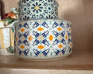 Round scented candles with mosaic-pattern jars, set of two