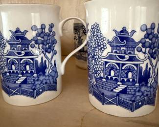 Blue Willow pattern china mugs, set of three