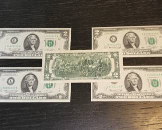418h 1976 US $2 bills with sequential serial numbers