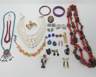 357 Vintage costume jewelry