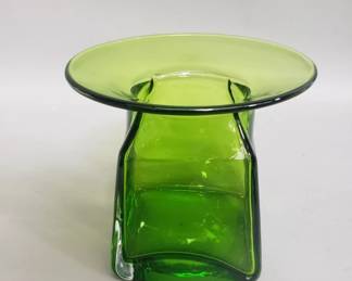 319 Midcentury Modern green glass Top hat vase