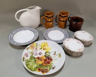 473 Group of porcelain and ceramic plates, mugs,