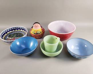 405 Group of bowls, aluminum, porcelain, etc