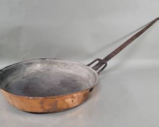 457 Vintage copper and iron frying pan