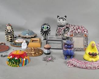 399 Ceramic figure, glass trinket box, Matryoshka
