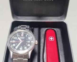 440 Wenger Swiss military watch set with pocket